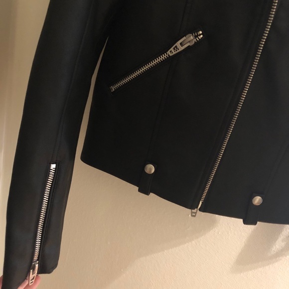 New BlankNYC Black Vegan Leather Shearling Jacket - Picture 4 of 6